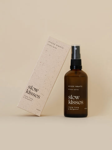 Slow kisses — mgiełka do poduszki